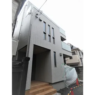 ルミエール本町【2階】の外観