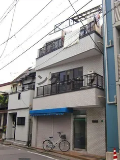 ハイネスコマツの外観