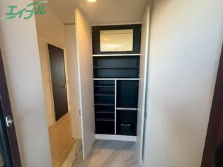 ローレルタワーシュロア四日市【15階】の内装