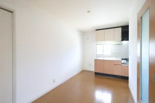 ミラベル焼山中央 A棟【1階】の居間