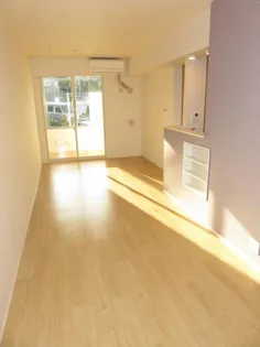 アンジュ デュ ヴァン I【1階】の居間