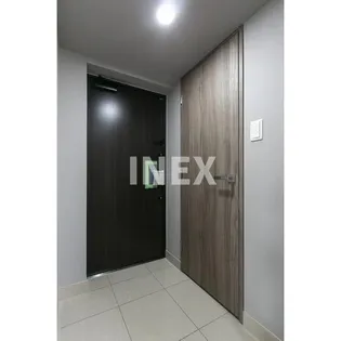 ディームス横濱青木町【5階】の玄関