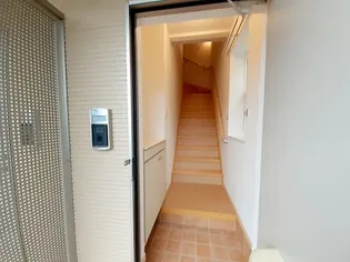 セレッソ【2階】の玄関