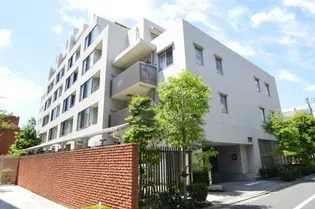 東京都新宿区若葉1【マンション】の外観