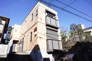 シャーメゾン本郷【2階】の外観