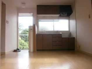 セフィーラ陵 A棟【2階】の居間