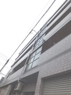 角ビル【3階】の外観
