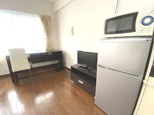 プティ東照宮【2階】の居間