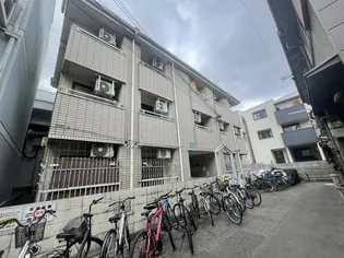 ロイヤルメゾン生野【1階】の外観