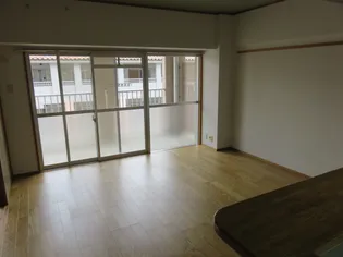 公社住宅須佐団地公A棟【4階】の居間