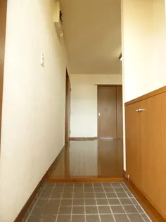 コーポサングレース【3階】の玄関