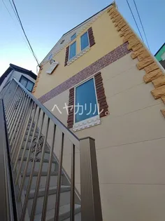 ロックガーデンズ横浜【1階】の外観