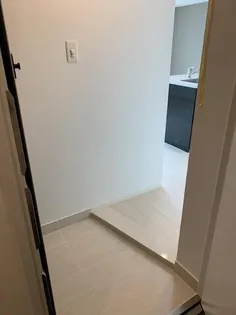 メイクス横浜黄金町【8階】の玄関