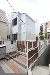 グランエッグス本郷の外観