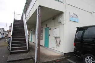 ピューラ城ヶ崎B棟【1階】の地図