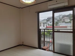 めじろハイツ【2階】の居間