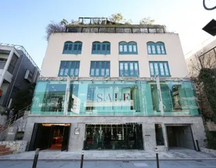 ヒューリック神宮前ビルの外観