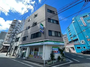 岩見ビル【3階】の外観