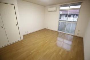 ライフタウン水原E棟【2階】の居間