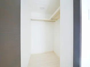 ラグジースペース南郷【2階】の内装