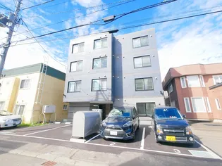 ラグジースペース南郷【2階】の外観