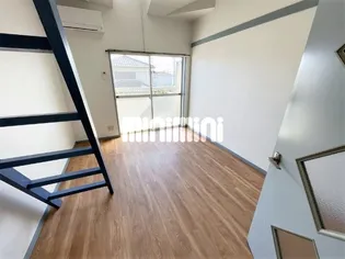 ビバリーエンドレス【2階】の内装