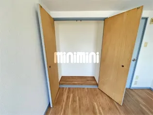 ビバリーエンドレス【2階】の内装