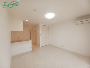 バスティード海山道【1階】の居間