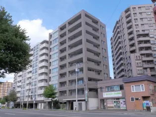 リーベンデール宮の森の画像