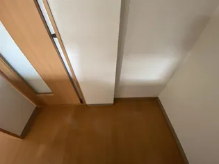 パークサイド上杉公園【1階】の玄関