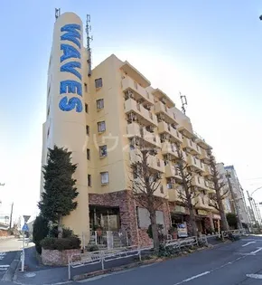 WAVES【2階】の外観