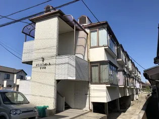 ホワイトファミール子平町【2階】の外観