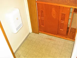 センチュリー21本館【2階】の玄関