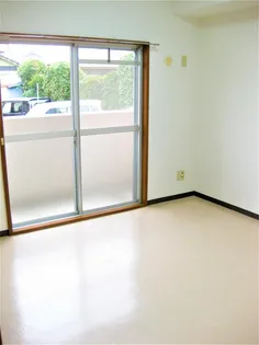 センチュリー21本館【2階】の居間