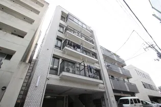 山鶴ビル【3階】の外観