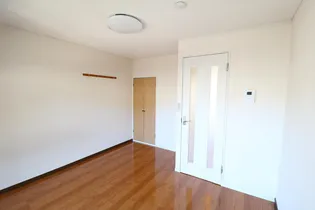 グランドエスポワール【2階】の居間