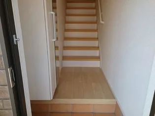 エスポワール B【2階】の玄関