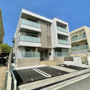 ファミーユ翠【3階】の外観