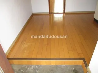 年見サンハイツ【2階】の玄関