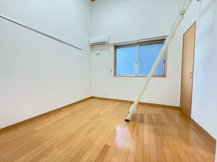 エクレール【1階】の居間