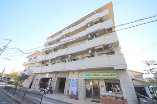 フォレスト高畑マンション【5階】の外観