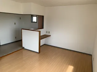 セレニティ川添A【1階】の居間