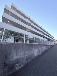 ヒルズ磯子【3階】の外観