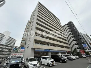 W O B KYOBASHIの画像