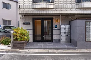 ジォリエヴィラ【2階】の外観