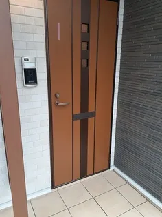 ウルビーノ II【1階】の玄関