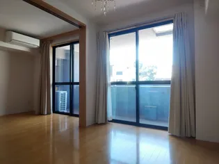 ペイサージュ音羽壱番館【2階】の居間