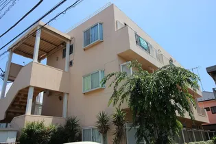 マンション五輪館【1階】の外観