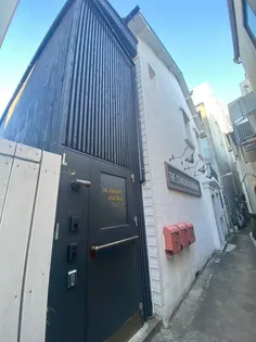 ザスタンダードアパートメント【2階】の外観