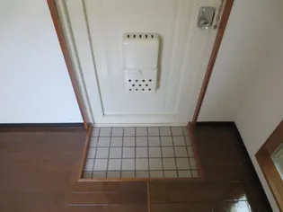 山本マンション【3階】の玄関